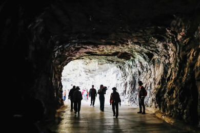 《郭亮村挂壁公路》
