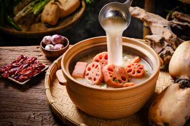 明火慢煨九孔湖藕汤