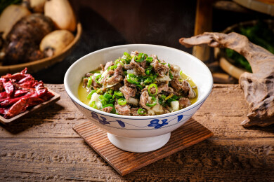 青椒焖拆骨肉