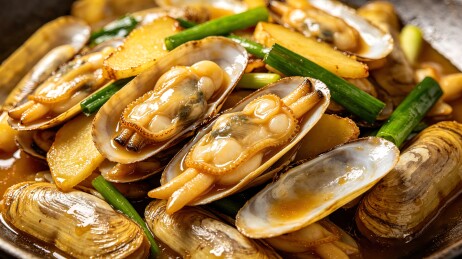 葱姜爆炒蛏子海鲜中餐美食实拍