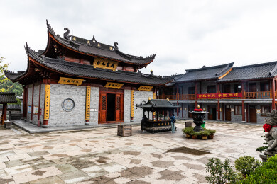中国浙江宁波市东钱湖霞屿禅寺