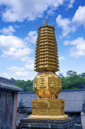 山西忻州市五台山显通寺铜殿、诸佛塔