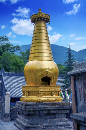 山西忻州市五台山显通寺铜殿、诸佛塔