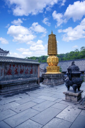 山西忻州市五台山显通寺铜殿、诸佛塔