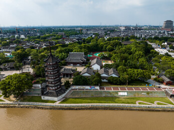 中国浙江省海宁市盐官古镇观潮胜地公园