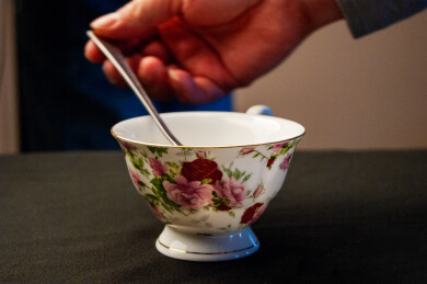 茶杯与勺子，静物特写，茶具器皿特写
