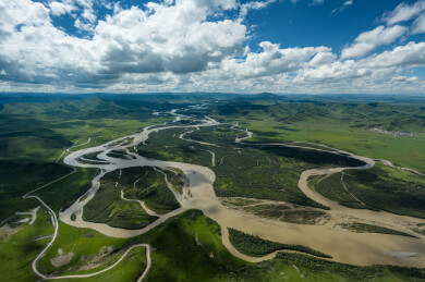 航拍九曲黄河若尔盖草原湿地蜿蜒河流大景