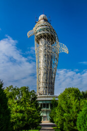 中国甘肃省嘉峪关市城区西部明珠气象塔建筑