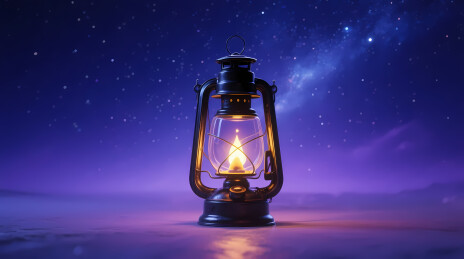 复古煤油灯照亮梦幻星空
