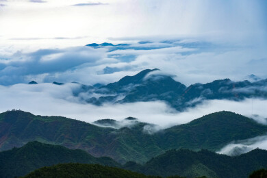 航拍江西九江市修水大湖山风电场