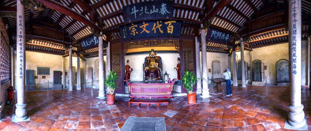 广东潮州韩文公祠主祠宇韩愈塑像