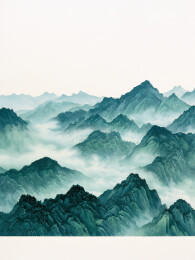 云雾缭绕的群山景色