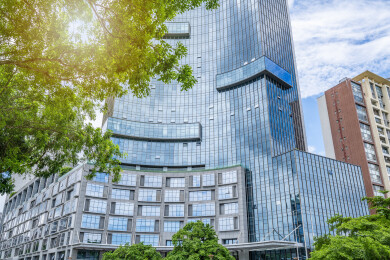 仰拍城市CBD建筑玻璃幕墙景观  