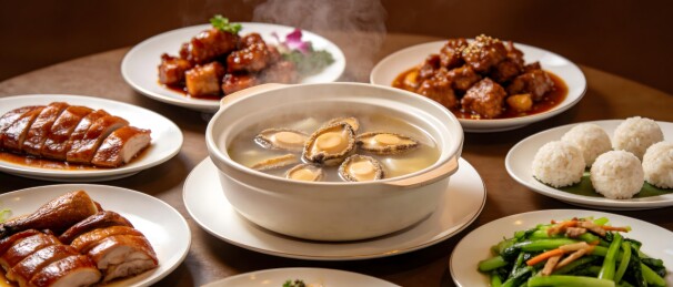 丰盛中式美食宴席菜肴满桌