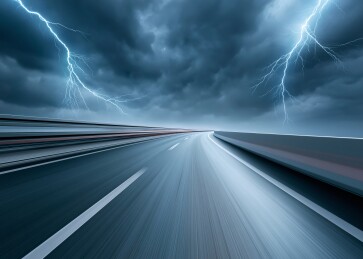 雷电中的高速公路