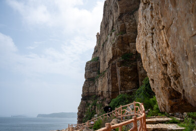 海边崖壁步道景观