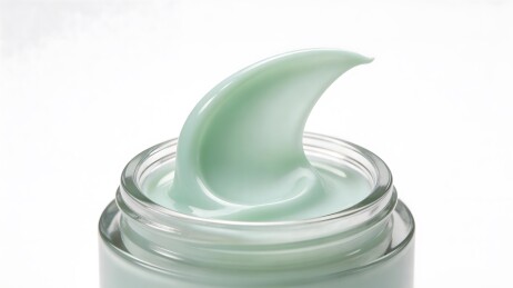 绿色面霜特写展示