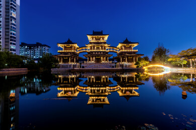 中国安徽淮北隋唐运河古镇三佛阁夜景风光