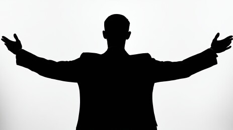 商务男士剪影西装领带双臂张开商业励志插画