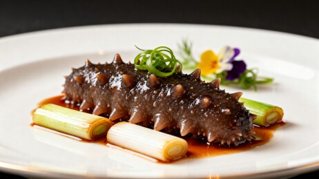精致海参菜肴摆盘