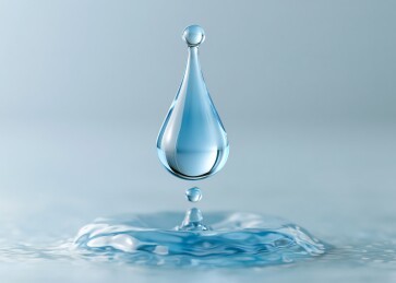 水滴悬浮瞬间