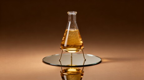 锥形瓶金色液体化学实验科研背景
