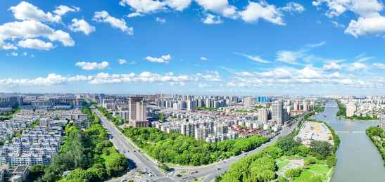 高清航拍江苏昆山城市全景 蓝天白云下城乡