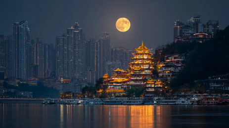 江畔古楼满月夜景