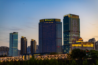 南昌赣江两岸城市黄昏夜景风光