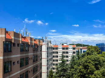 贵州省贵阳市花溪区，贵州大学风光