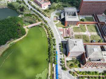贵州省贵阳市花溪区，贵州大学风光