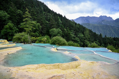 四川黄龙风景区 钙华彩池群景观