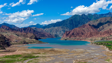 青海祁连九号公路黑河高原湖泊