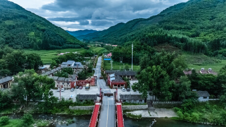 中国辽宁省宽甸县青山沟镇满家寨景区建筑