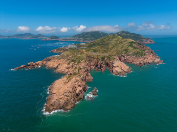 航拍嵊山岛东崖绝壁