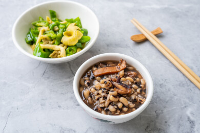清淡素食减肥餐-青椒炒黄金菇配白豆粥