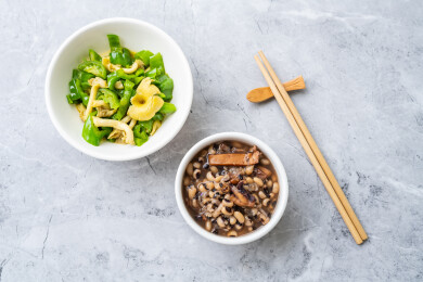 清淡素食减肥餐-青椒炒黄金菇配白豆粥