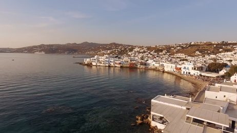 aerial shot of a ship in a port in oslo norway in winter_站酷