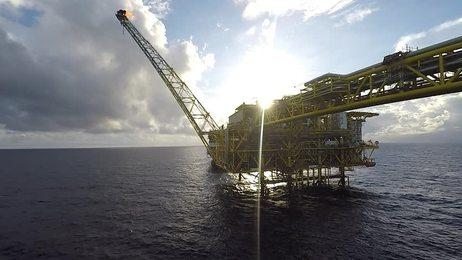 aerialusaoilgasoceandrillingplatformrigoffshoreindustry