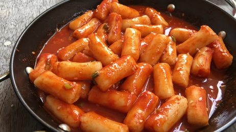 tastyjuicysausagesgrillingoverafire