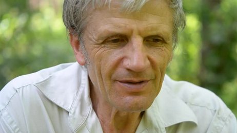 oldmanlaughingportraitchinesemanlaughingandhappyinpark